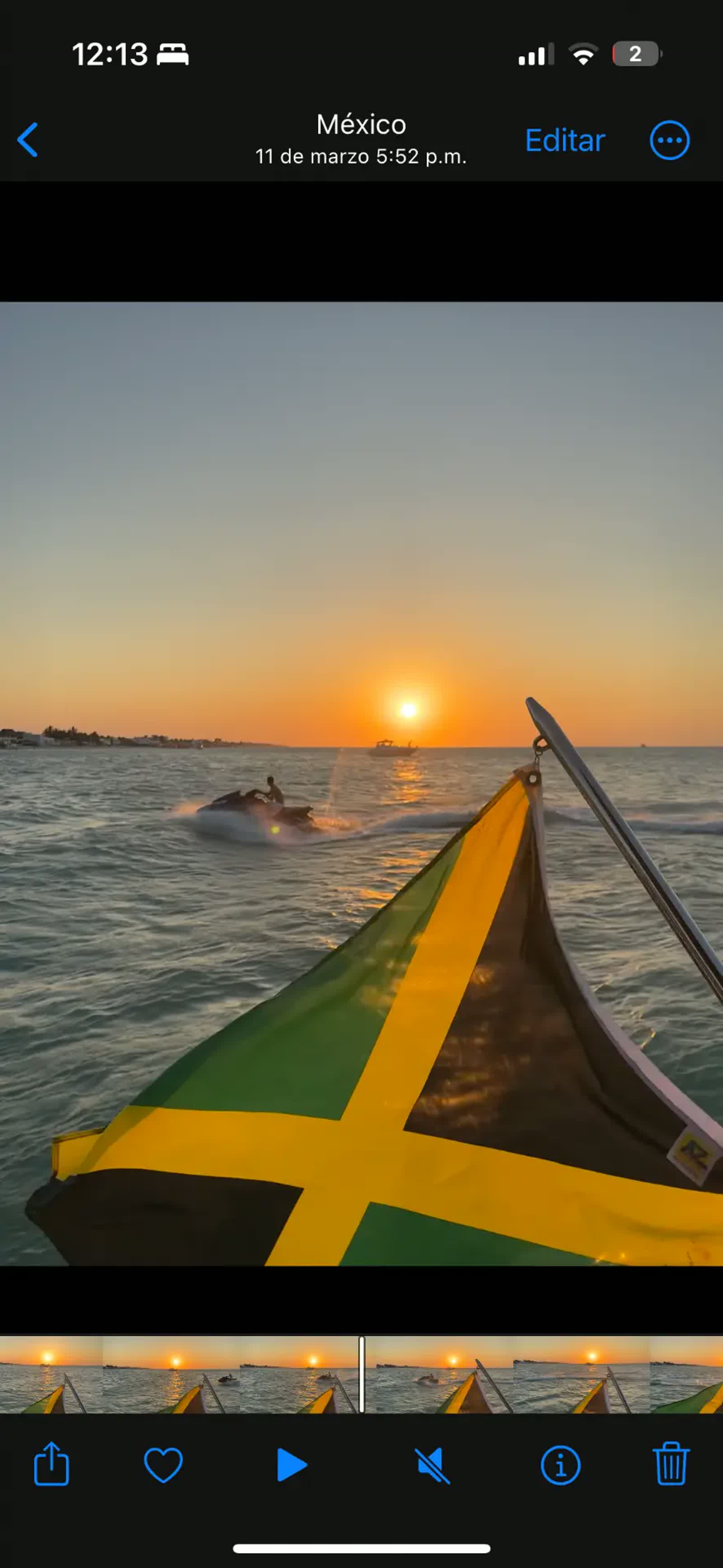 Atardecer en el mar desde el yate