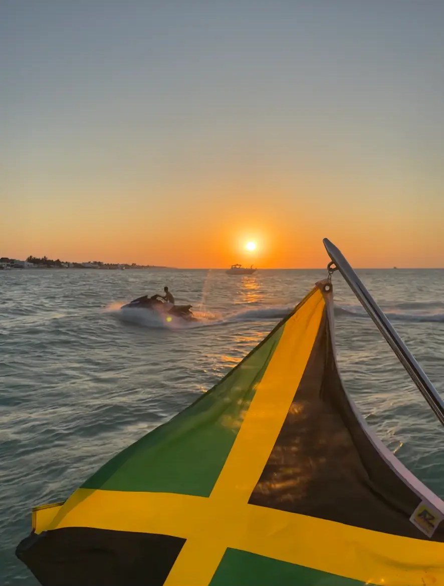 Atardecer en el mar frente a Progreso